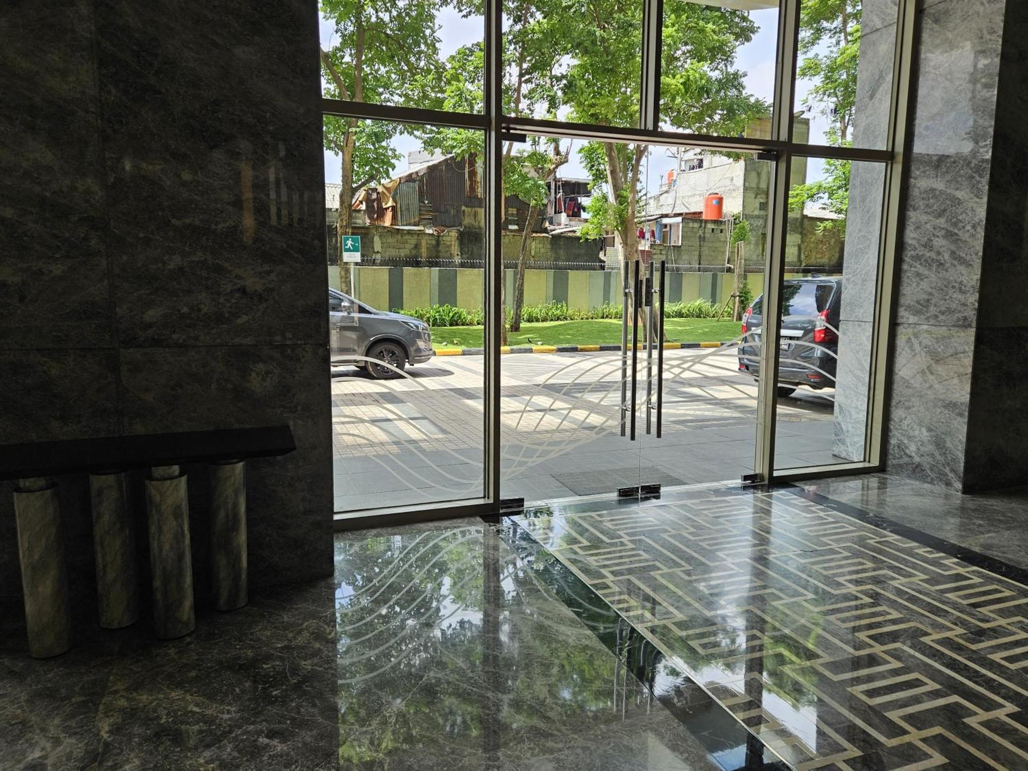 3Br Flat In Taman Anggrek Residence Джакарта Екстер'єр фото